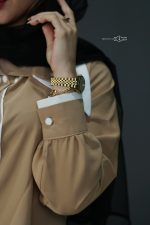 شومیز-یقه-شکاری-مینا-نمای-آستین-رنگ-کرمی